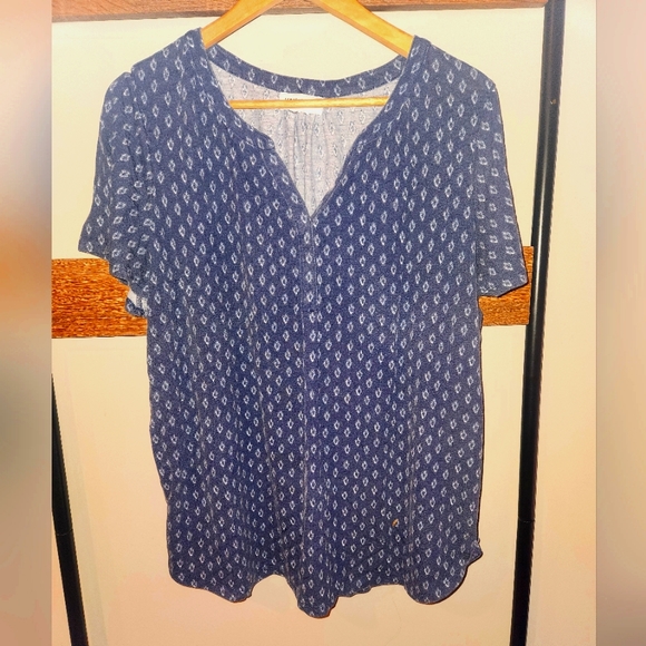 Liz Claiborne Blue and White T-shirt size XXL - Picture 1 of 5